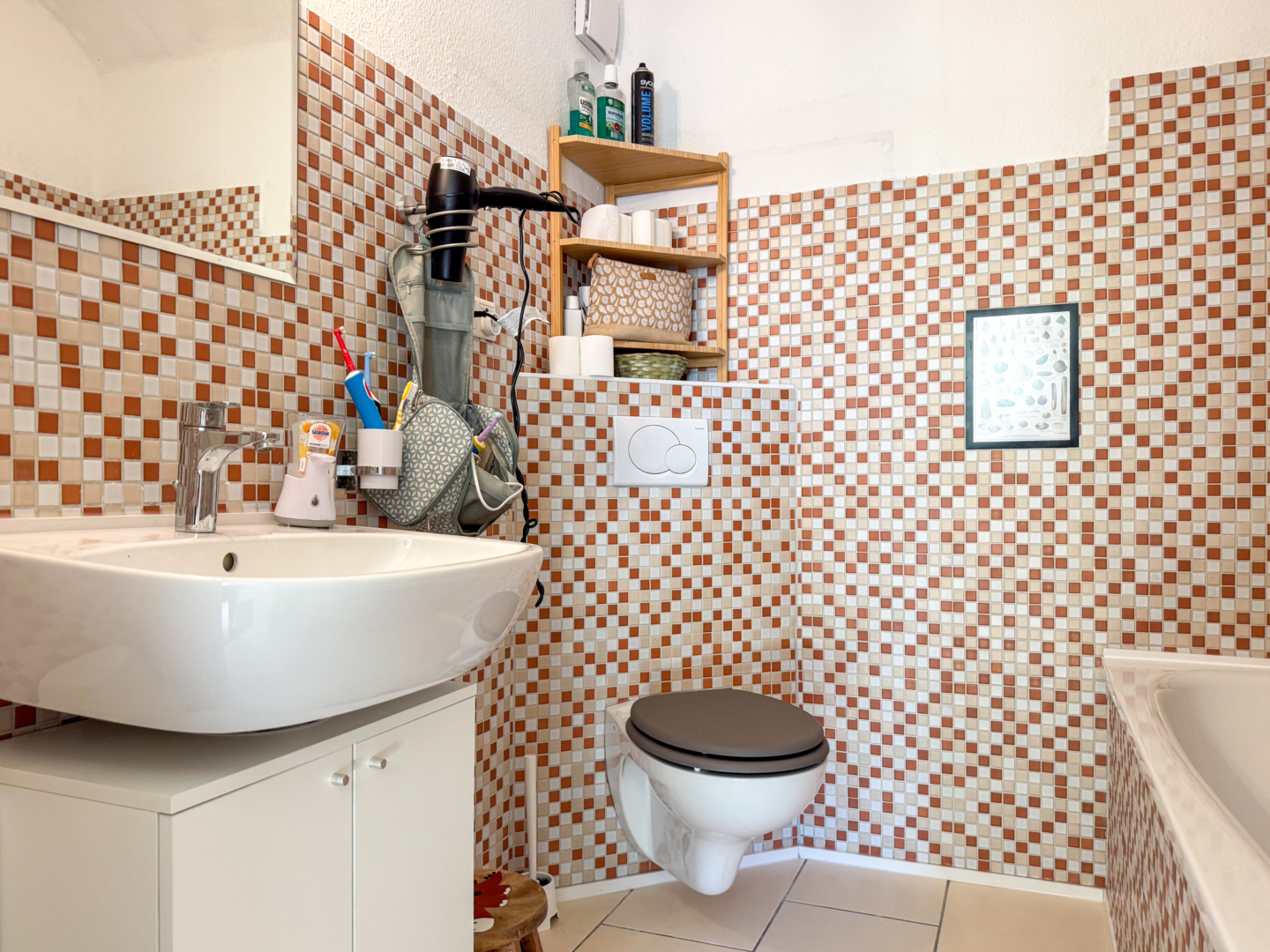 Bad mit Wanne (2)