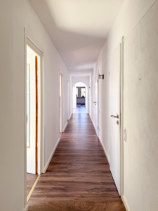 Flur Blick zum Wohnzimmer