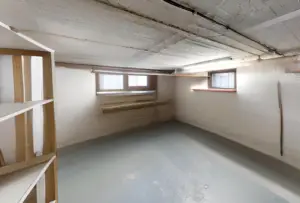 KG Durchgangskellerraum