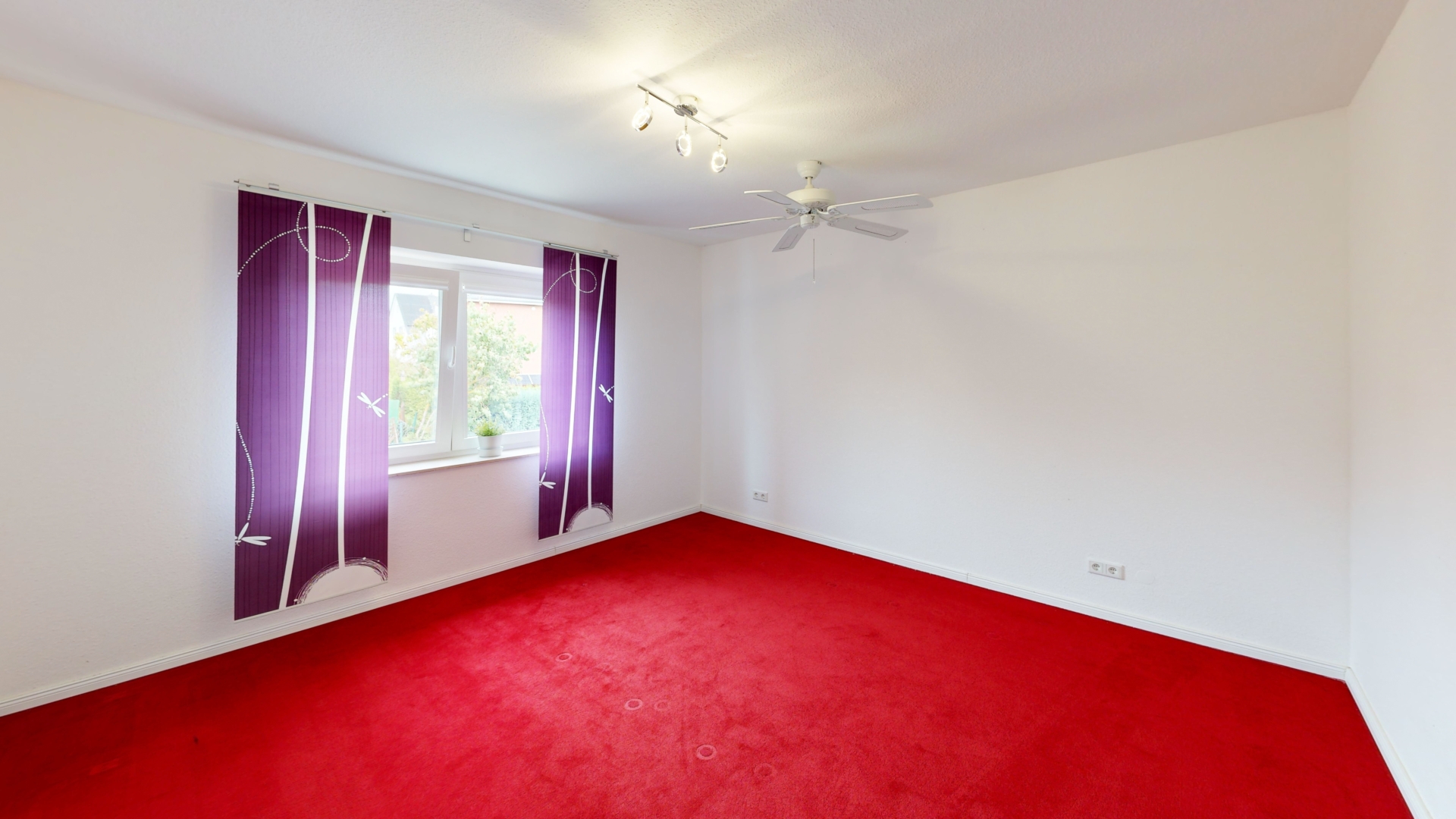 Schlafzimmer 1
