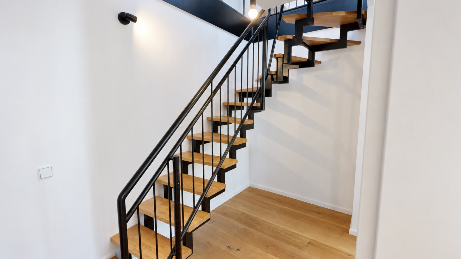 Treppe in den Wohn- Essbereich